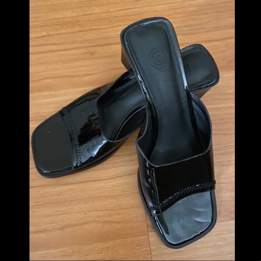 UO Vintage Short Heels